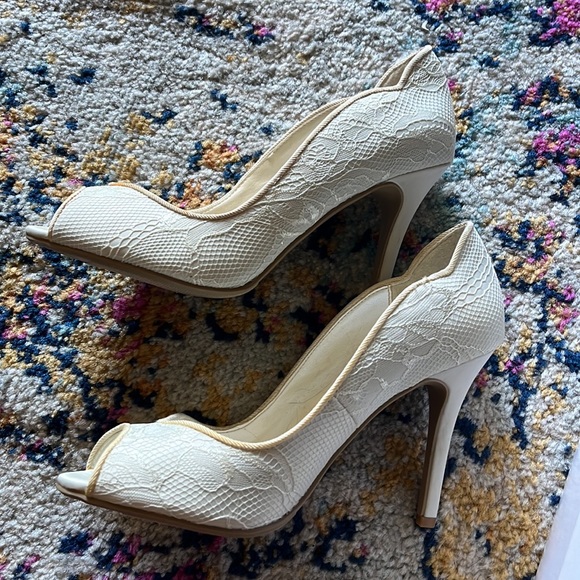 David’s Bridal Scalloped Layla Heels - Picture 8 of 9